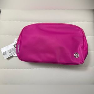 LuLuLemon Sonic Pink Everywhere belt bag